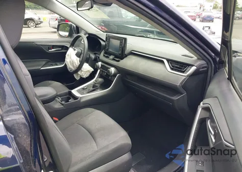 2019 Toyota Rav4 Xle from USA, damaged, VIN JTMRWRFV9KD029988